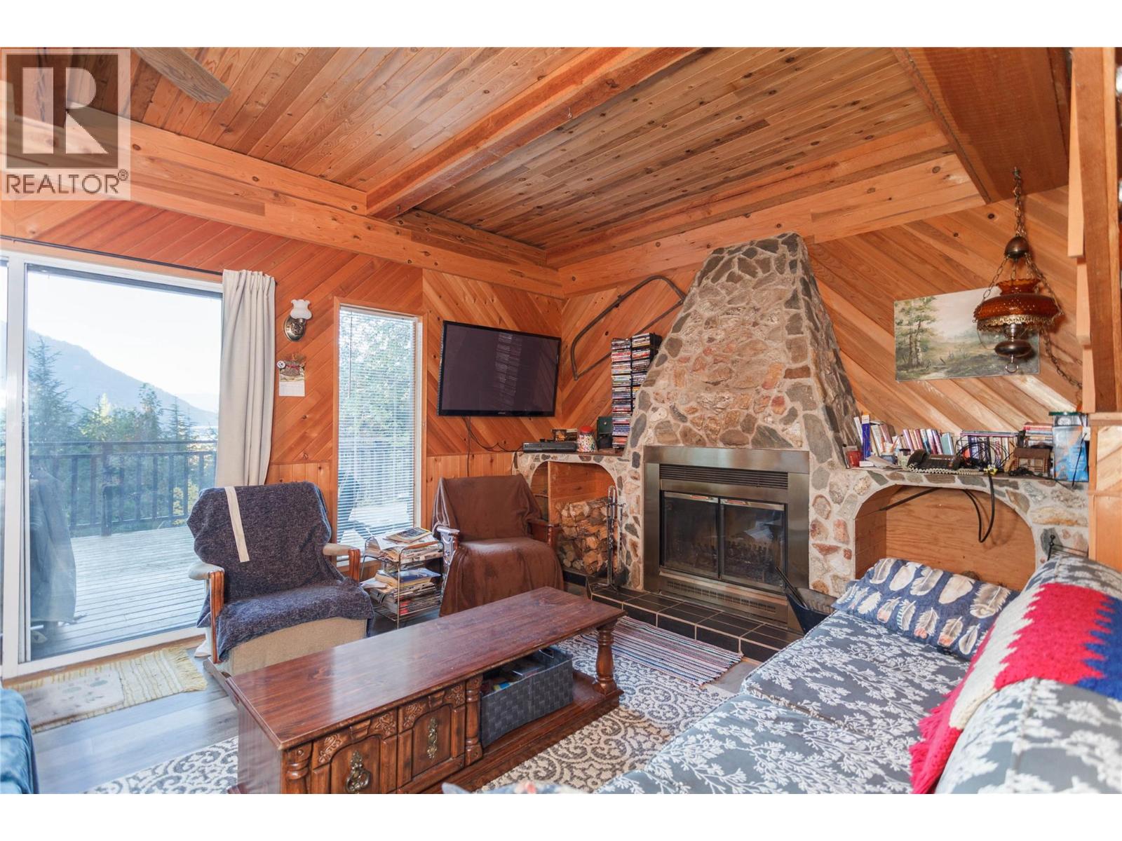 3217 Lumby Mabel Lake Road - 15