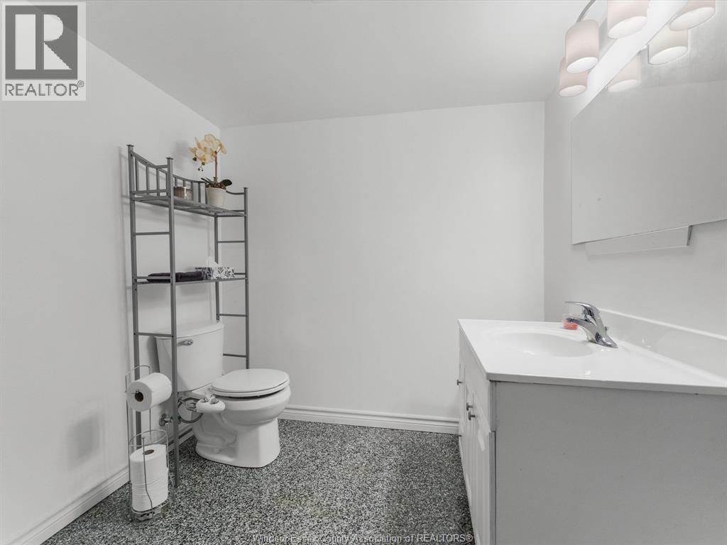 28 St. Charles, Amherstburg, Ontario, N9V3J7 — Photo 4