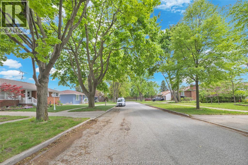 2456 RANDOLPH, Windsor, Ontario, N9E3C7 — Photo 7