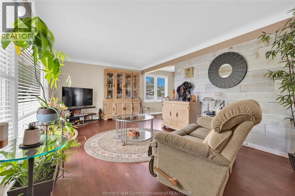 2456 RANDOLPH, Windsor, Ontario, N9E3C7 — Photo 3