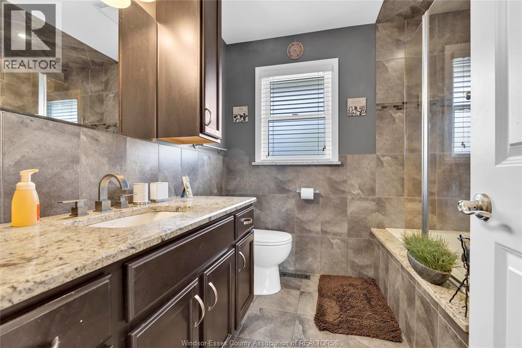 2456 RANDOLPH, Windsor, Ontario, N9E3C7 — Photo 12