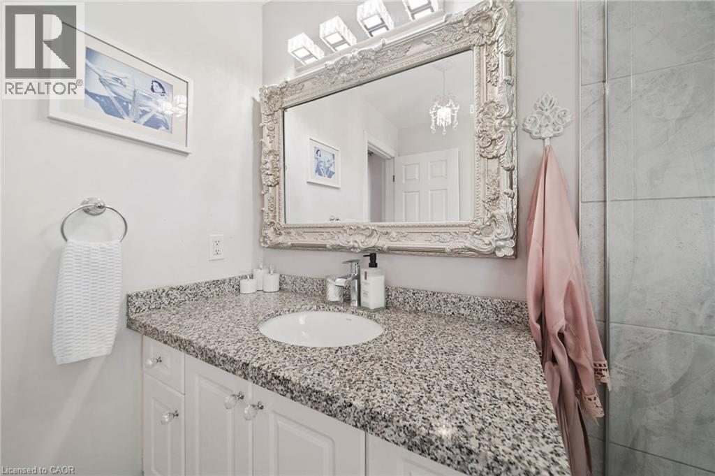 21 MADONNA Drive Unit# 16, Hamilton, Ontario, L9H0H1 — Photo 2