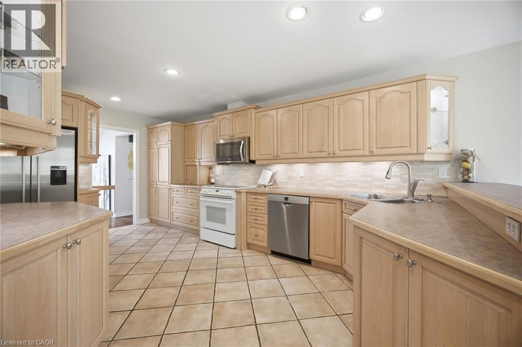 41 PLAINSMAN Road - 16