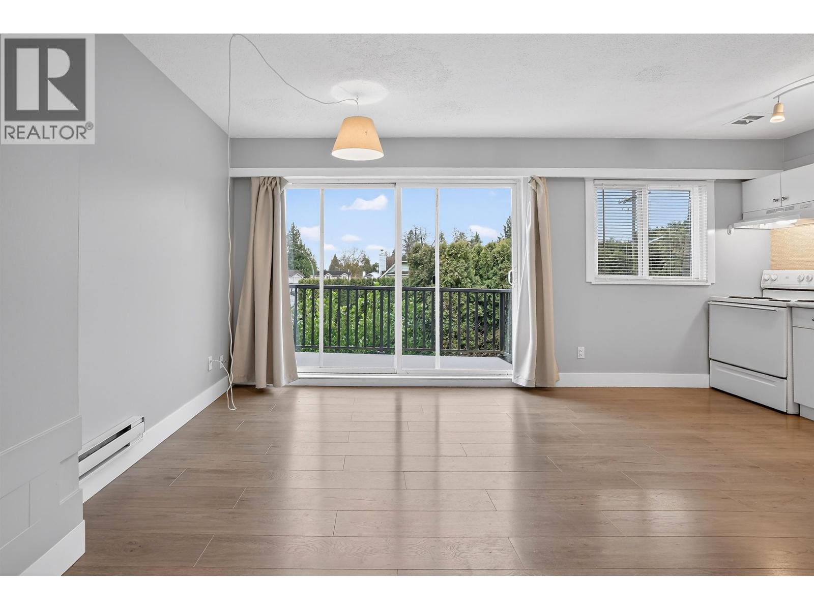 18 21555 DEWDNEY TRUNK Road - main photo