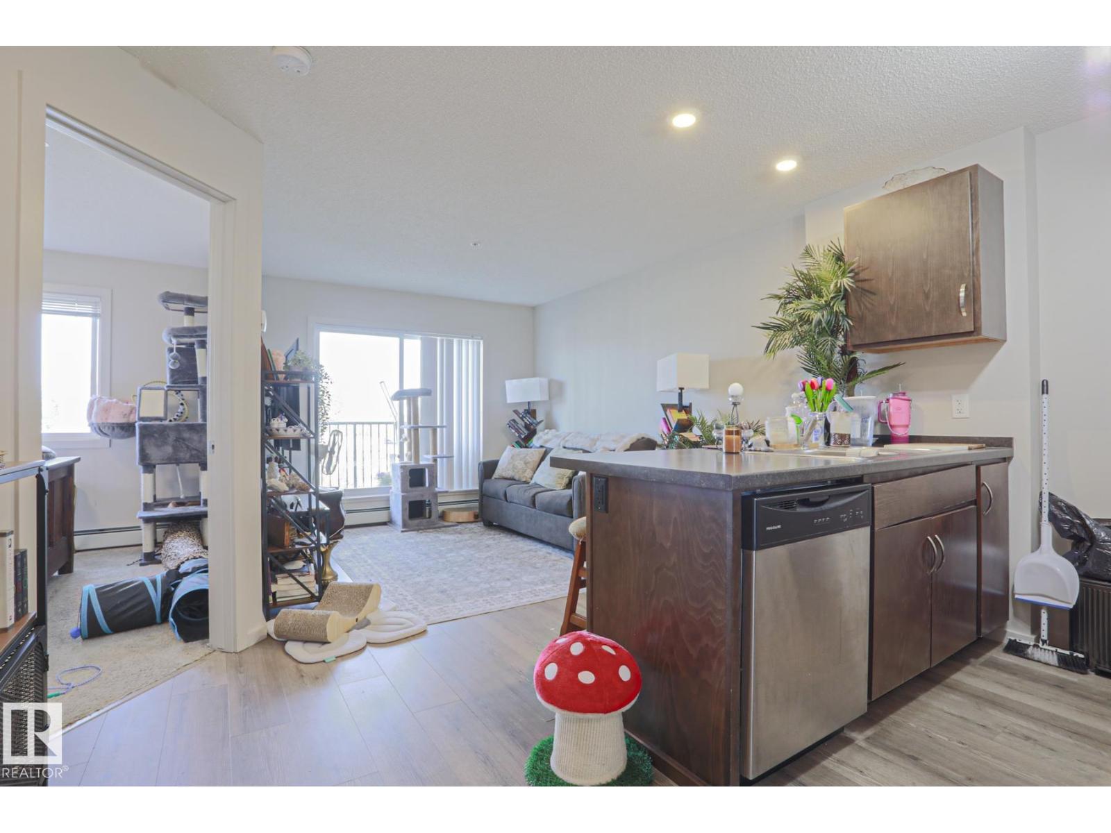 #303 7711 71 ST NW NW - 11