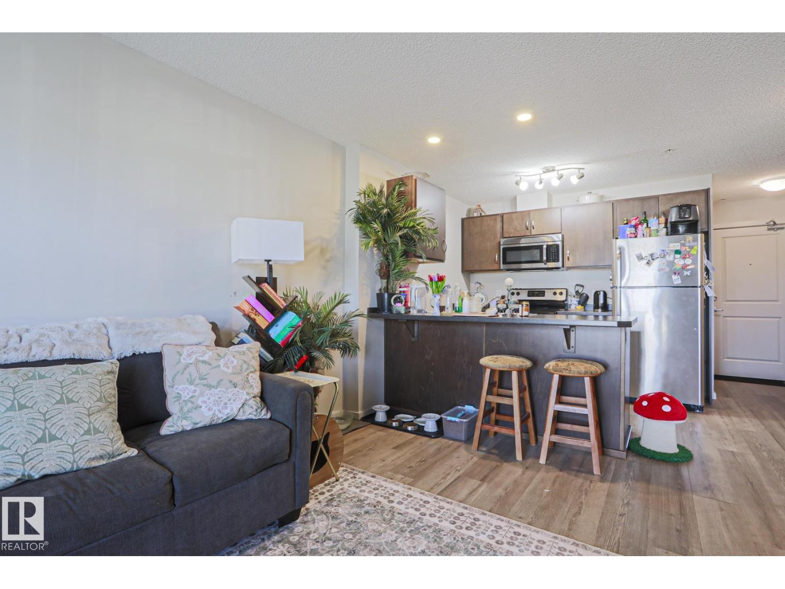 #303 7711 71 ST NW NW - 8
