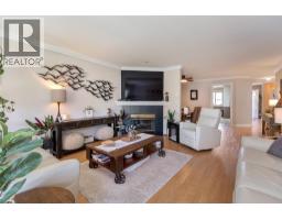 3 1886 Parkview Crescent, Kelowna