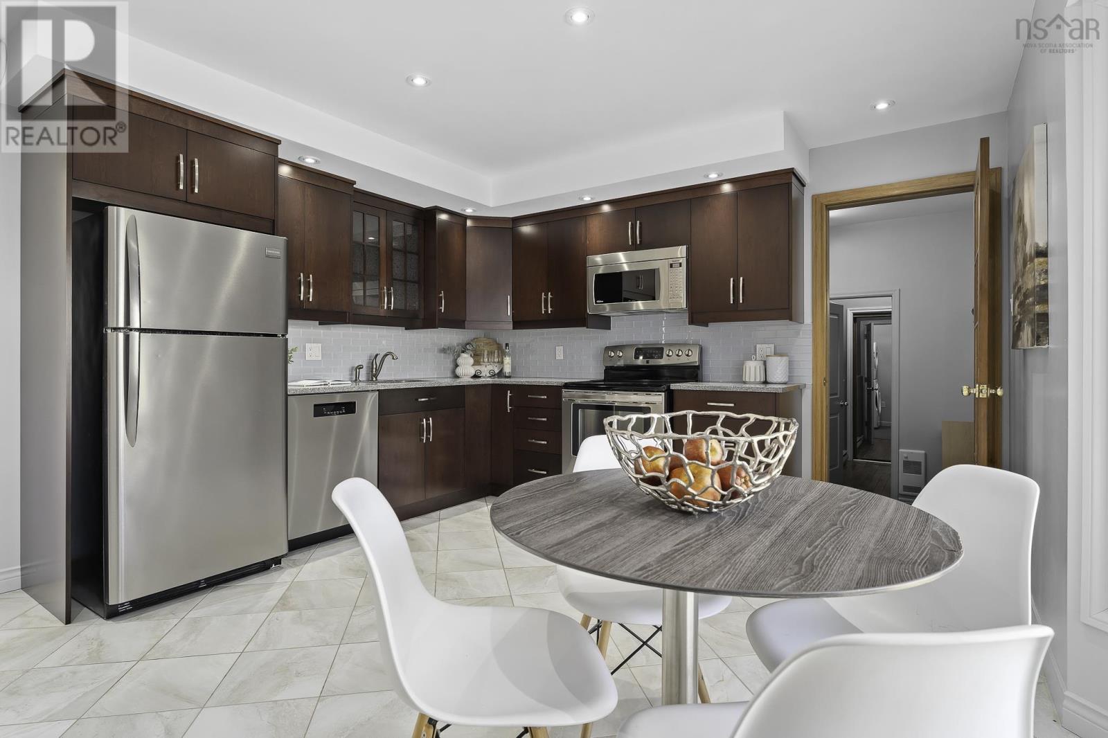 Property 22 of 52 of 981 Beaufort Avenue