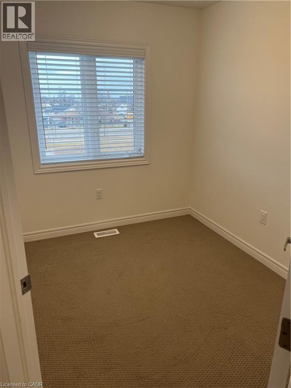 575 WOODWARD Avenue Unit# 32, Hamilton, Ontario, L8H0B3 — Photo 3