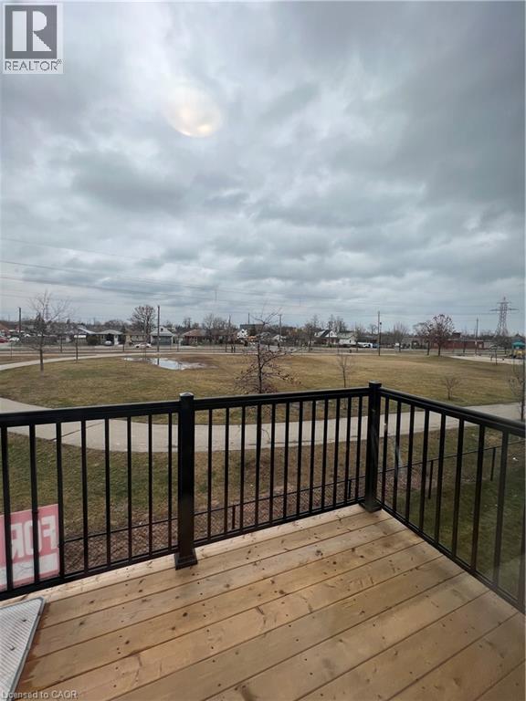 575 WOODWARD Avenue Unit# 32, Hamilton, Ontario, L8H0B3 — Photo 5