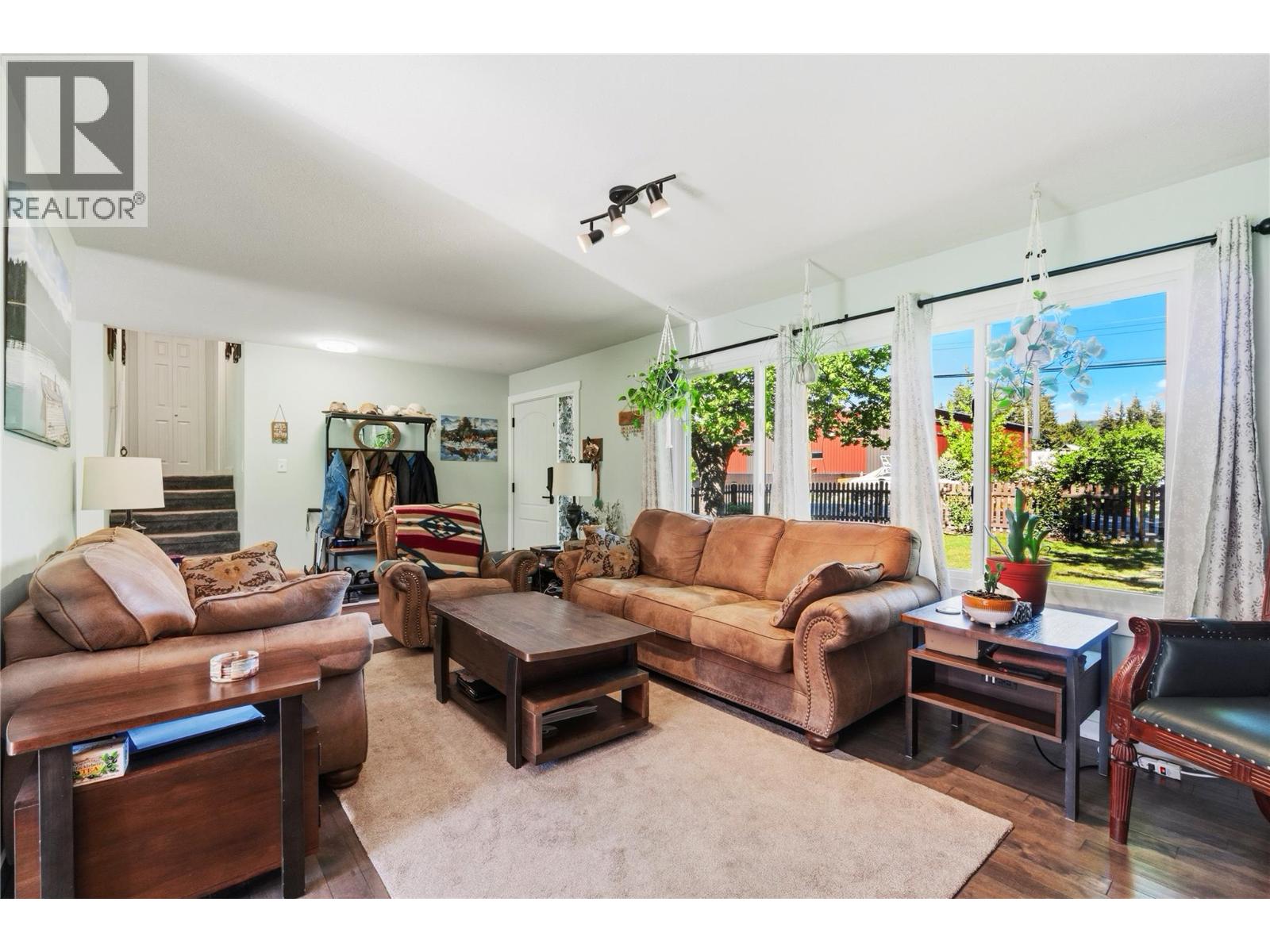 606 Riverside Avenue - 10