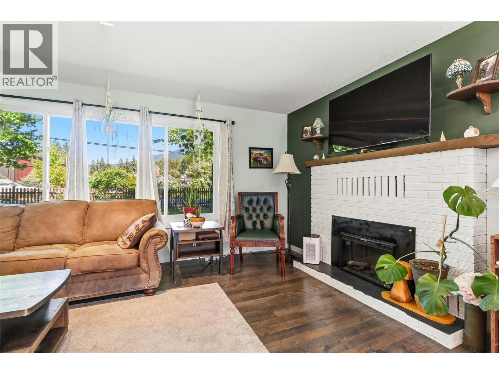606 Riverside Avenue - 13