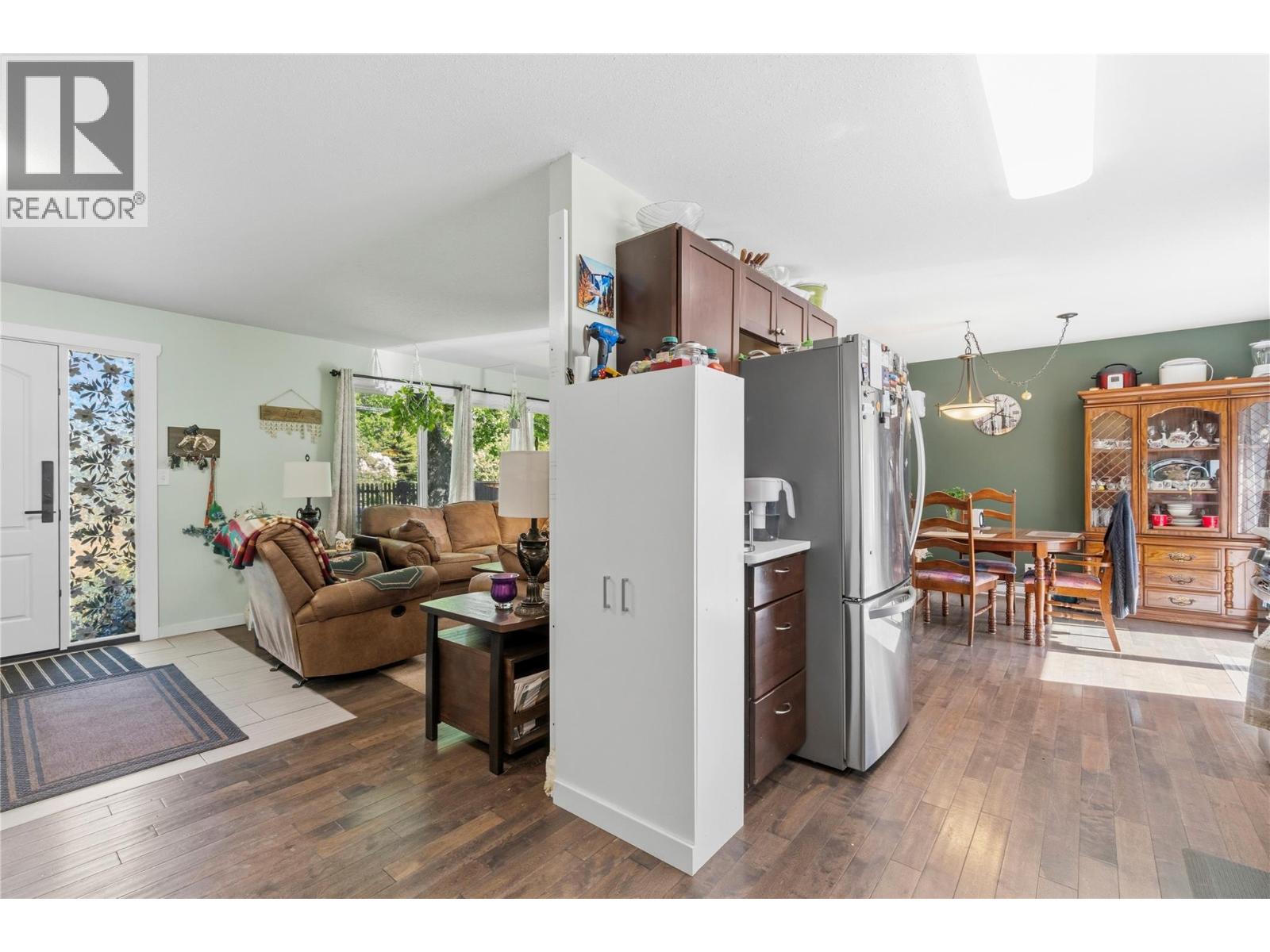  606 Riverside Avenue, Sicamous