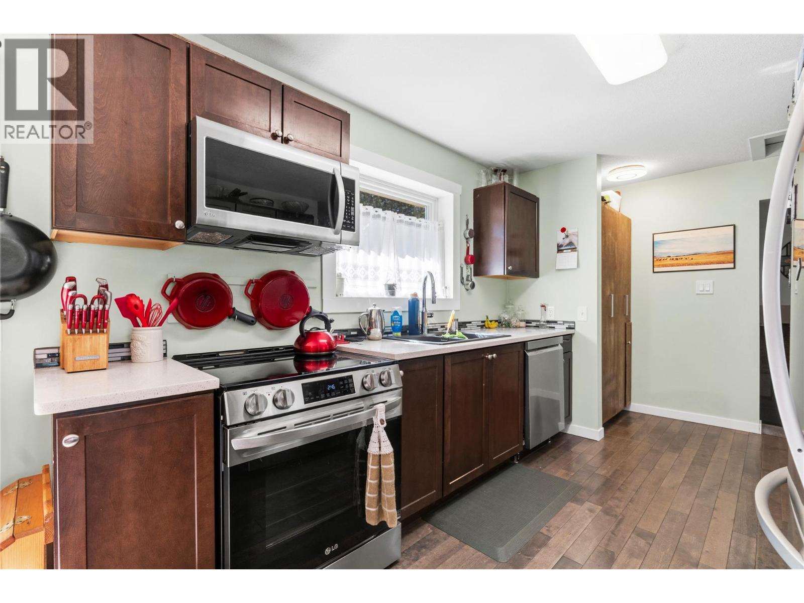 606 Riverside Avenue - 23
