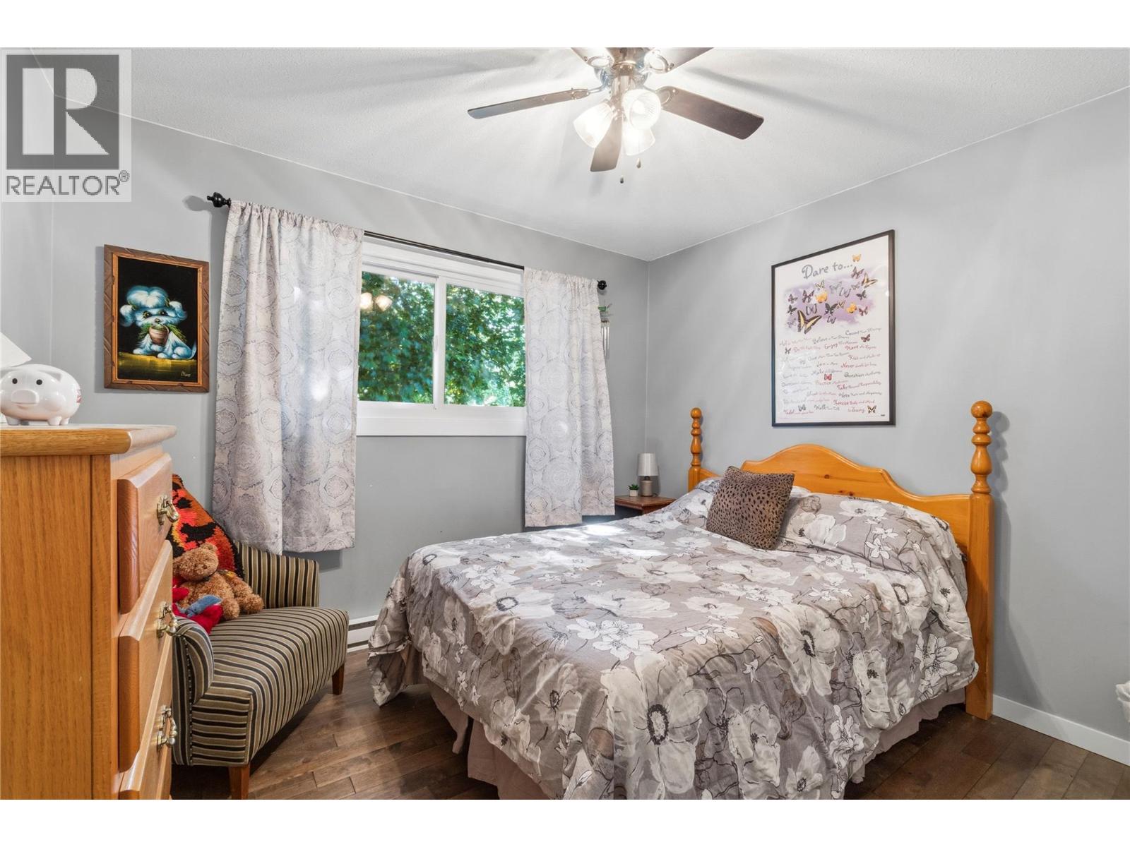  606 Riverside Avenue, Sicamous