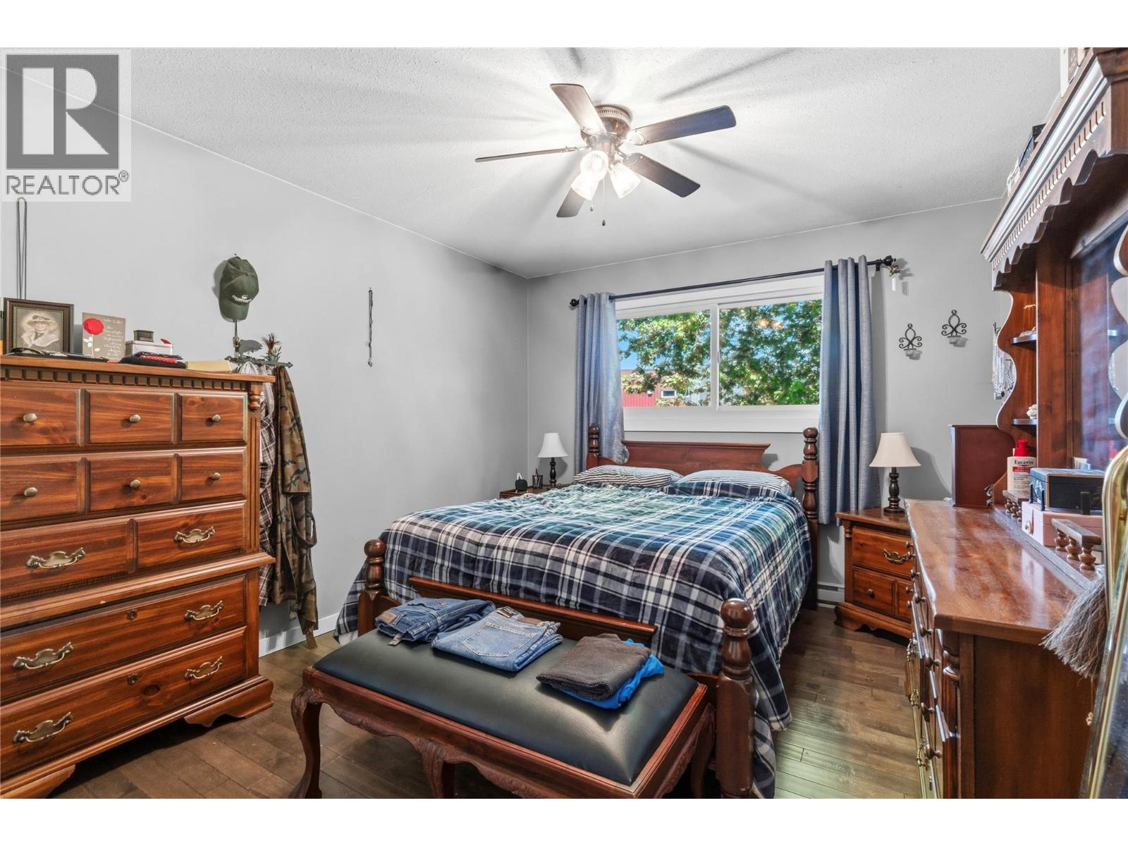  606 Riverside Avenue, Sicamous