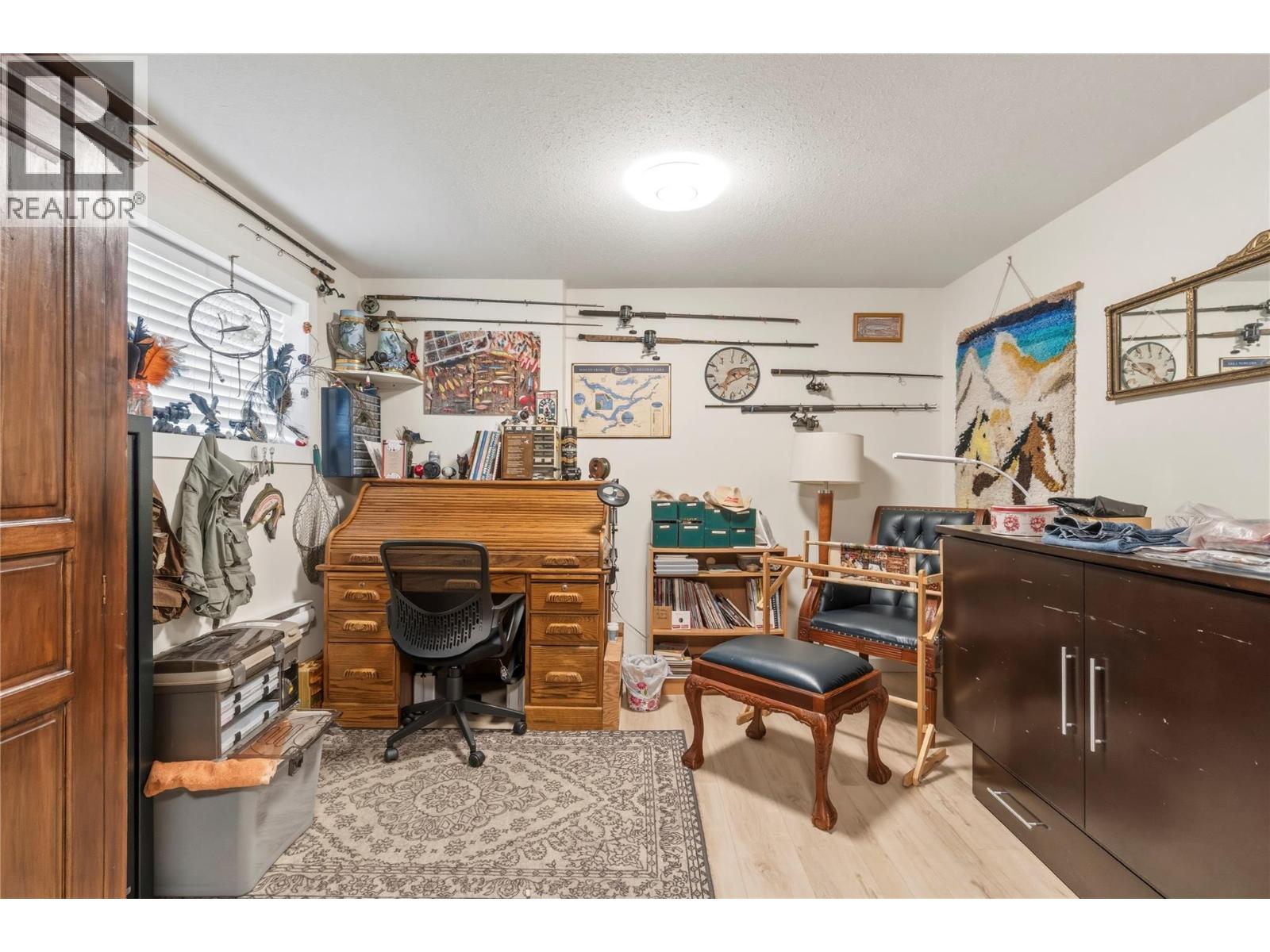  606 Riverside Avenue, Sicamous