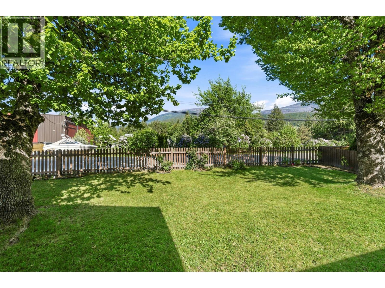606 Riverside Avenue - 9