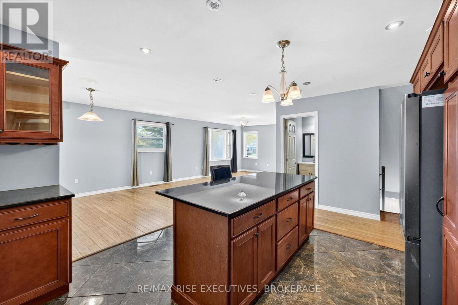 29 SEVENTH AVENUE - 14