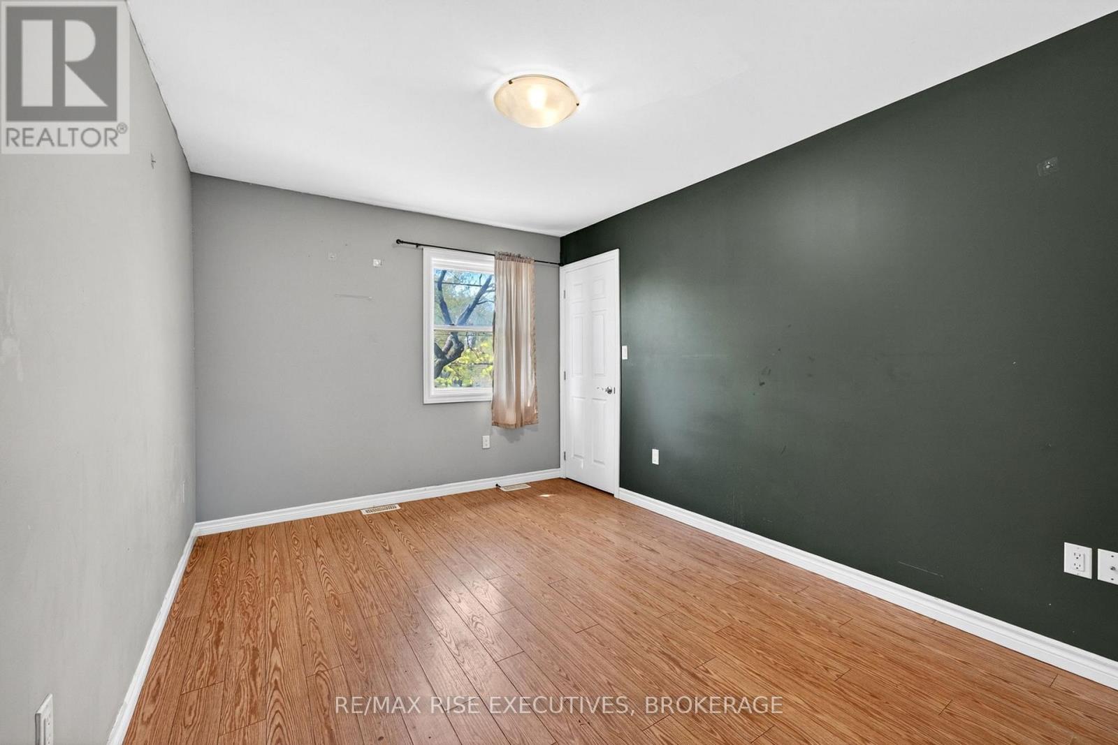 29 SEVENTH AVENUE - 27