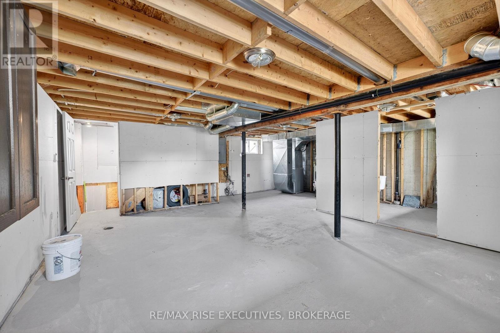 29 SEVENTH AVENUE - 30