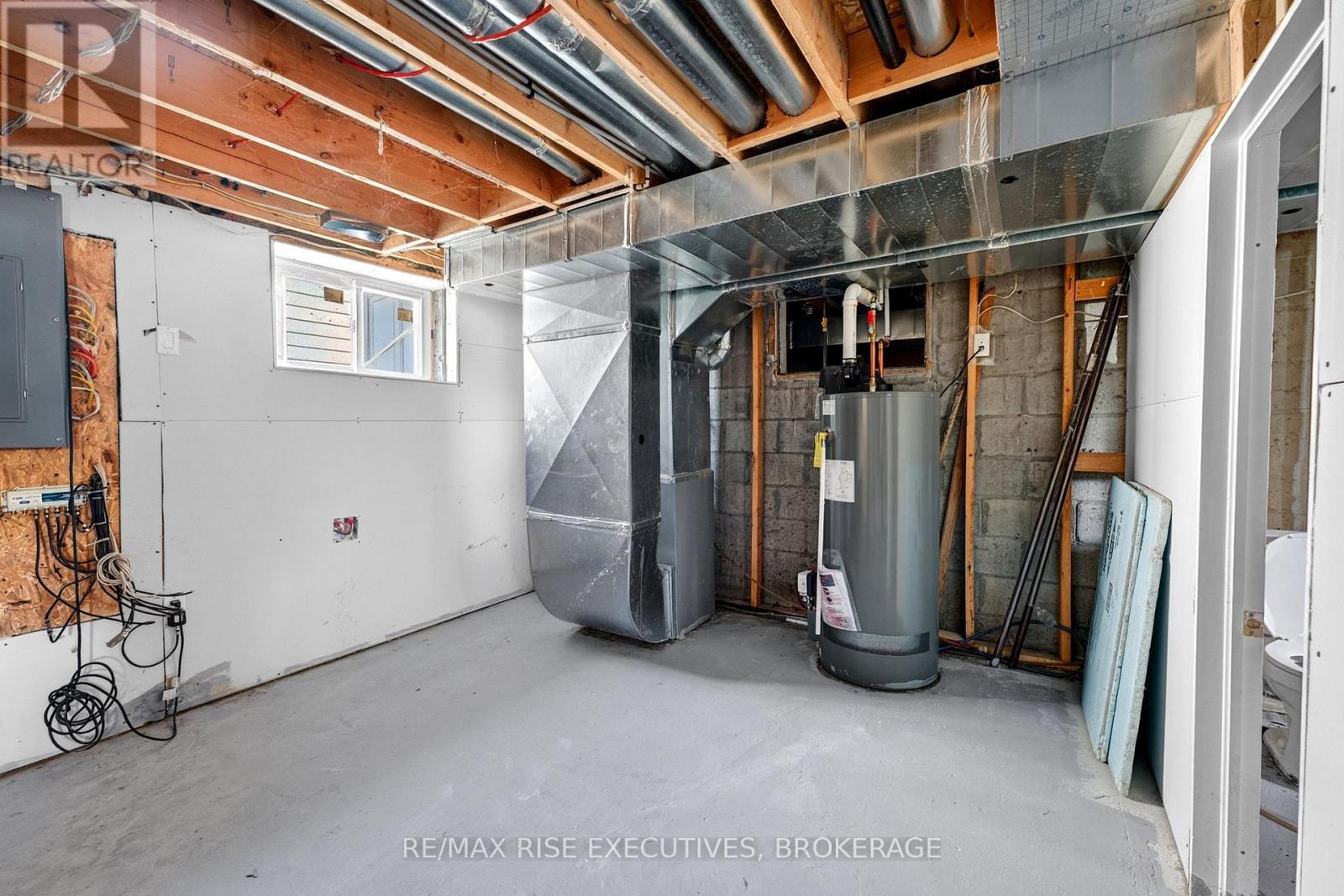 29 SEVENTH AVENUE - 33