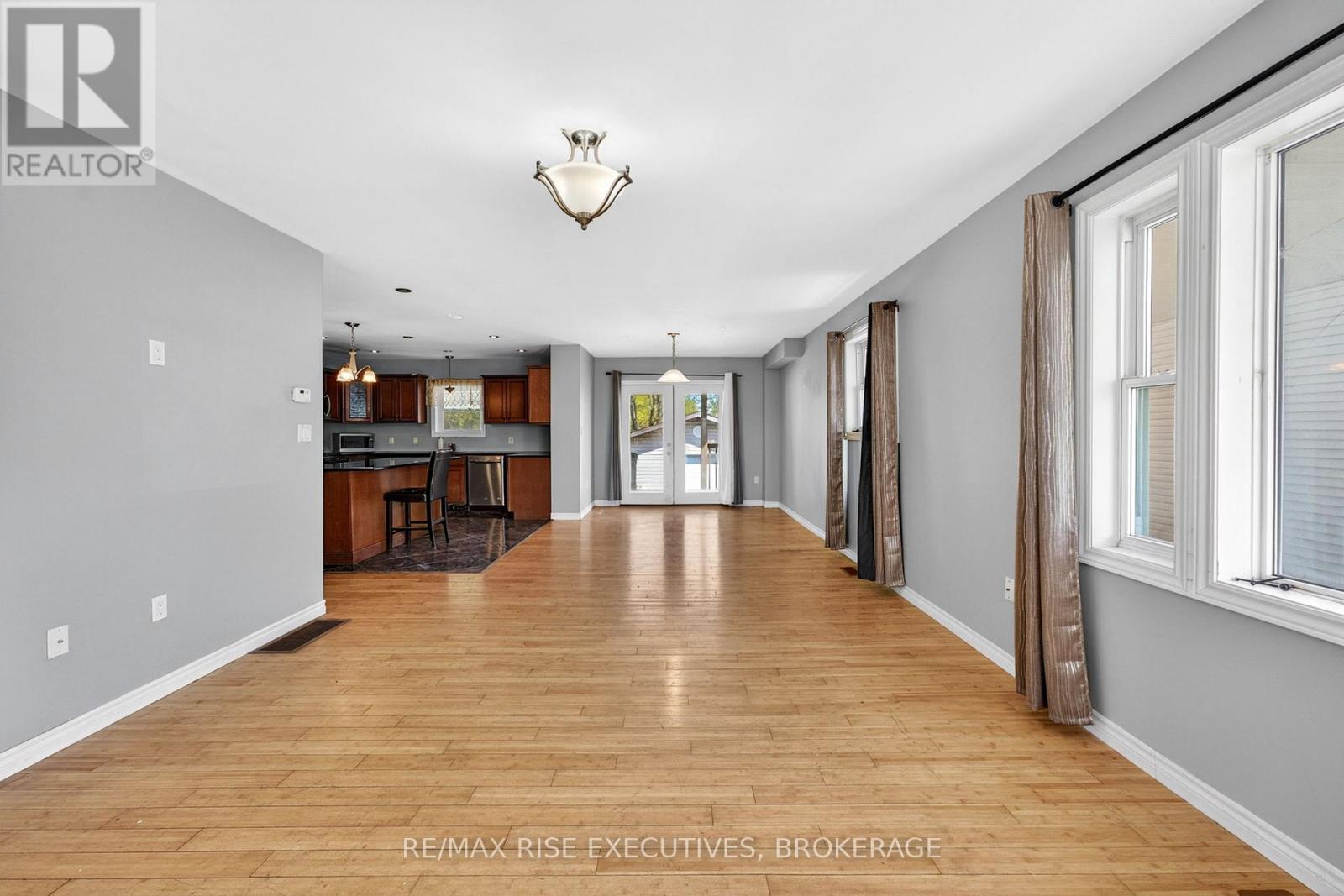 29 SEVENTH AVENUE - 5