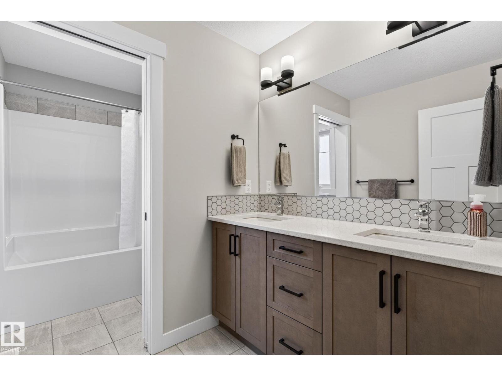 2728 202 ST NW - 40