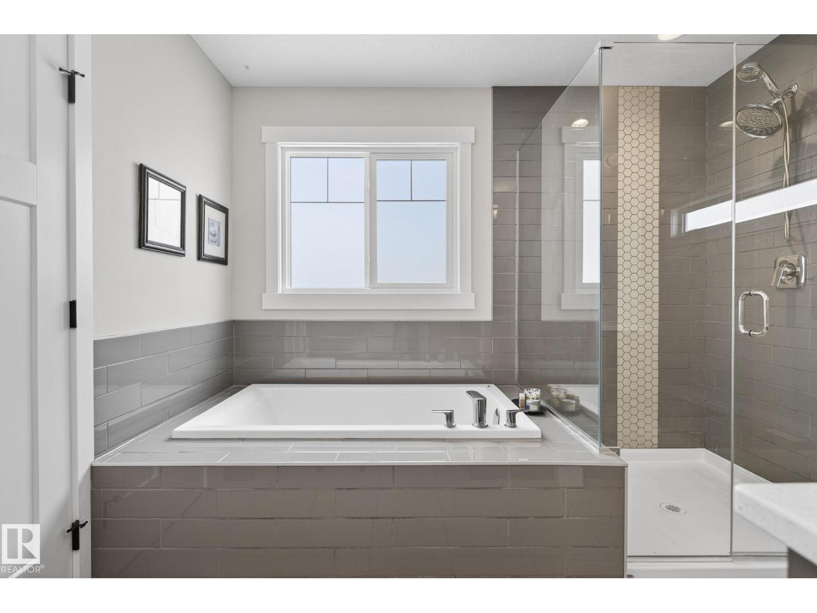 2728 202 ST NW - 31