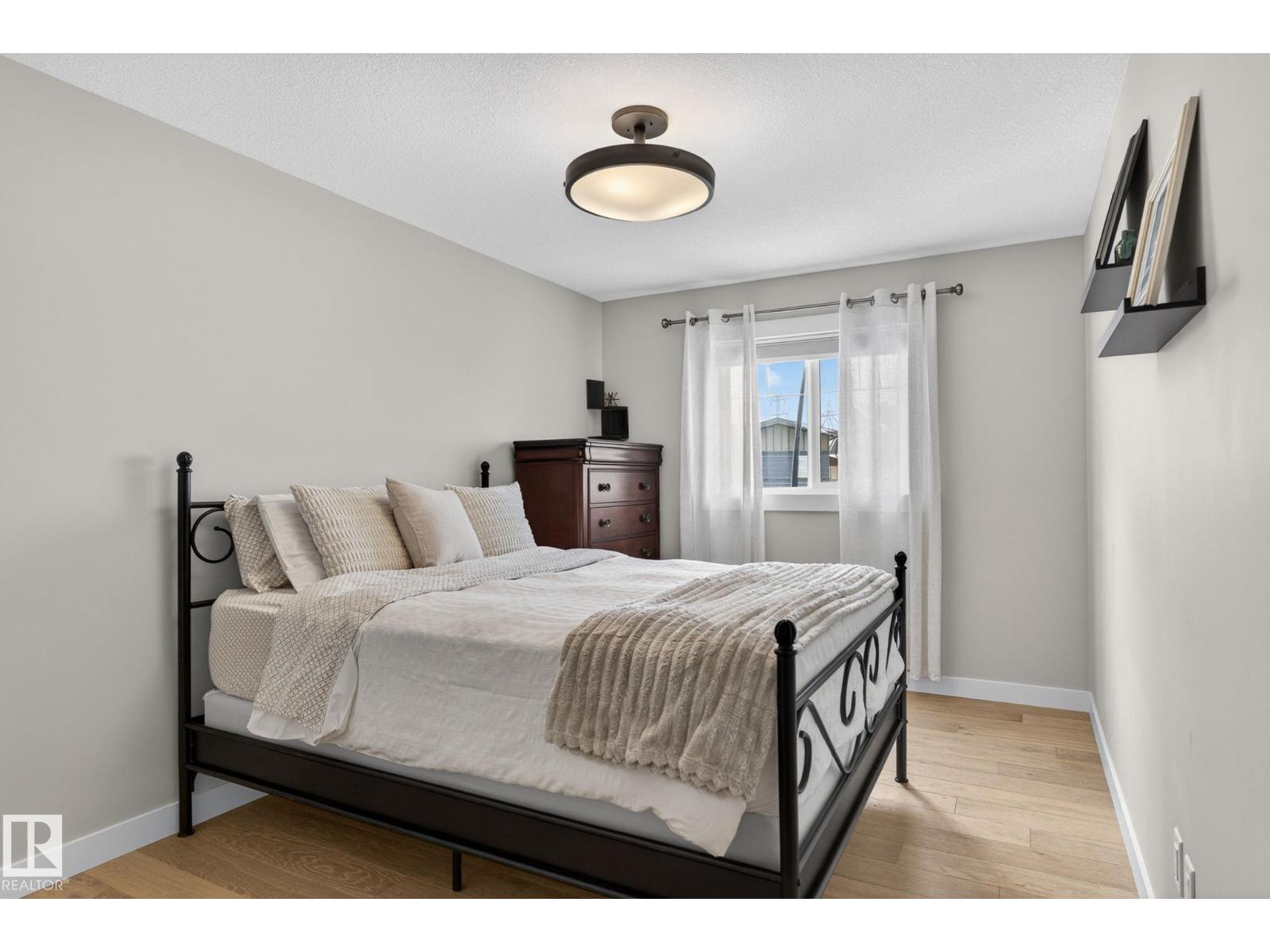 2728 202 ST NW - 38