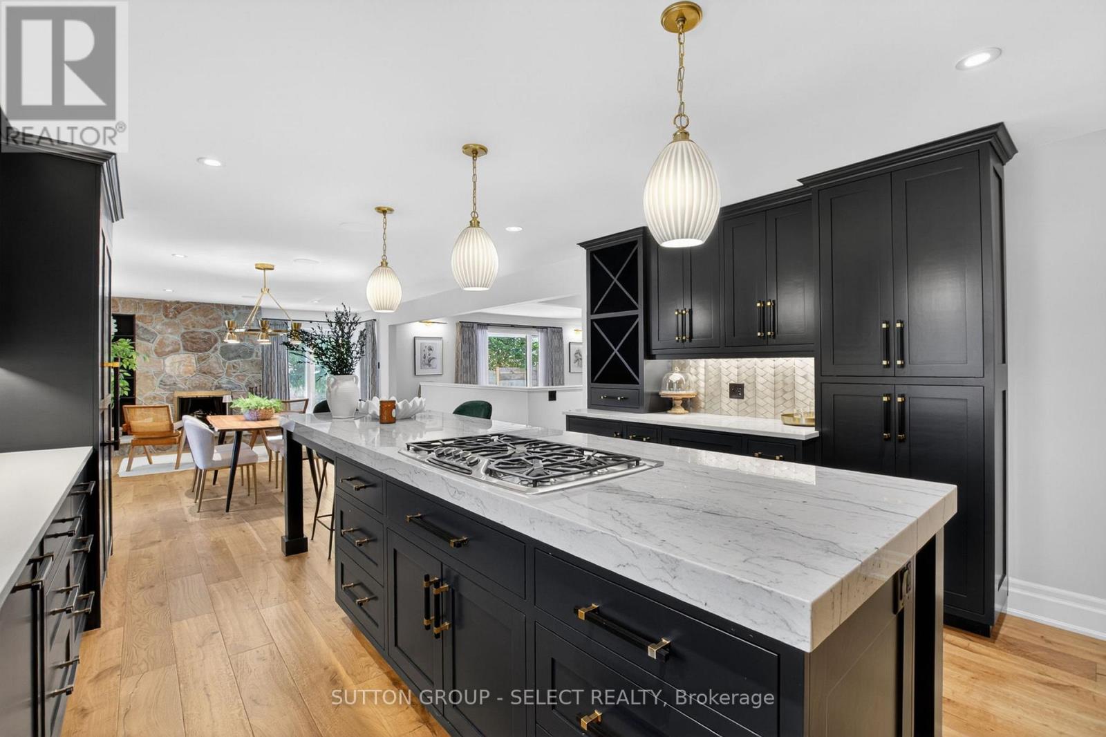 8 TALLWOOD CIRCLE - 12