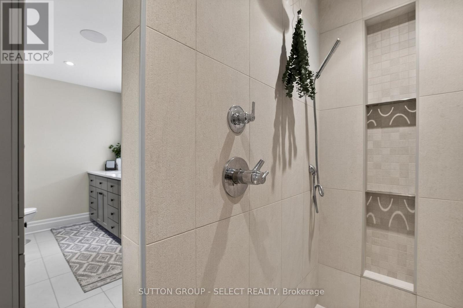 8 TALLWOOD CIRCLE - 24