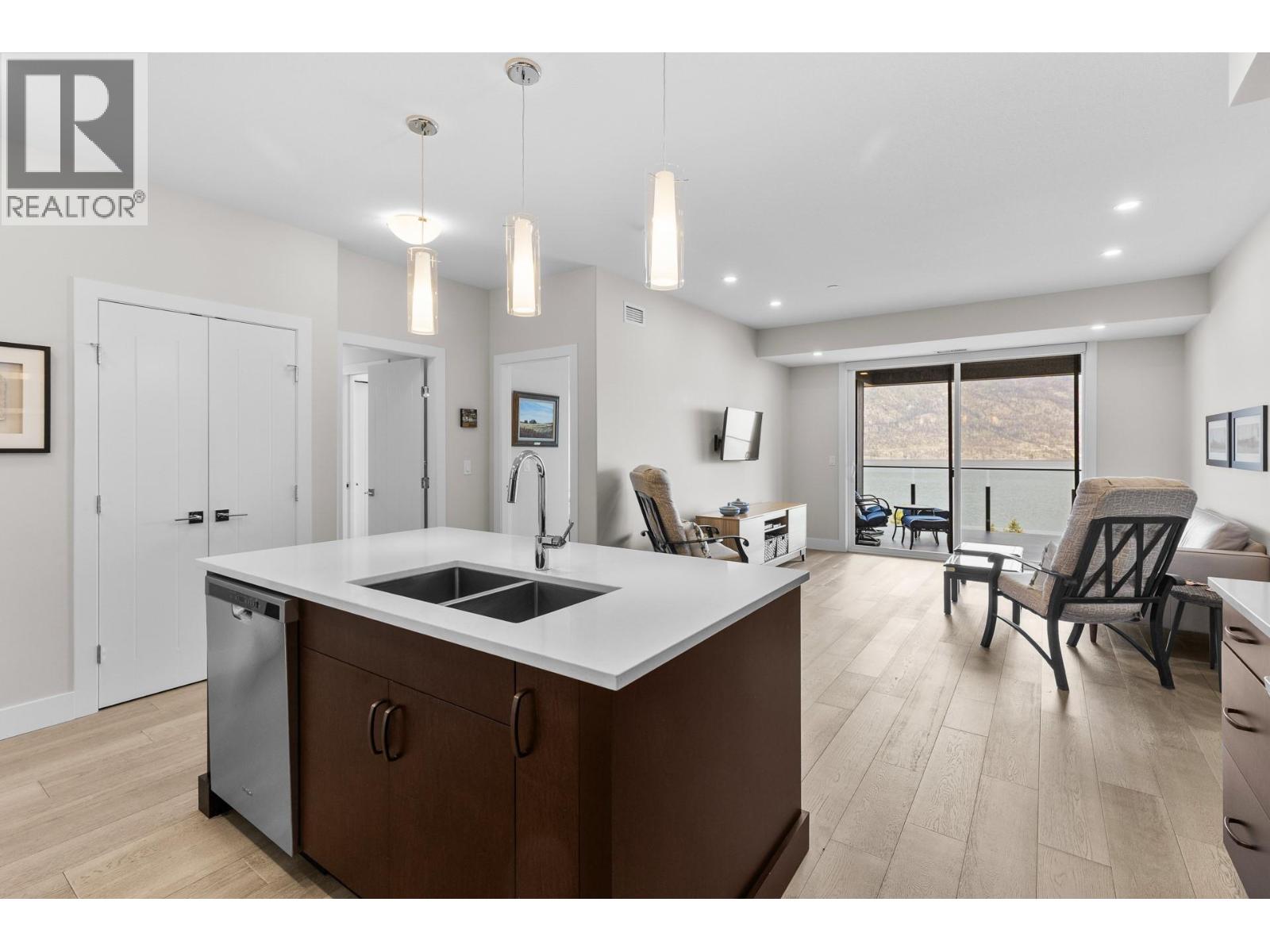 #302 3475 Granite Close - 10