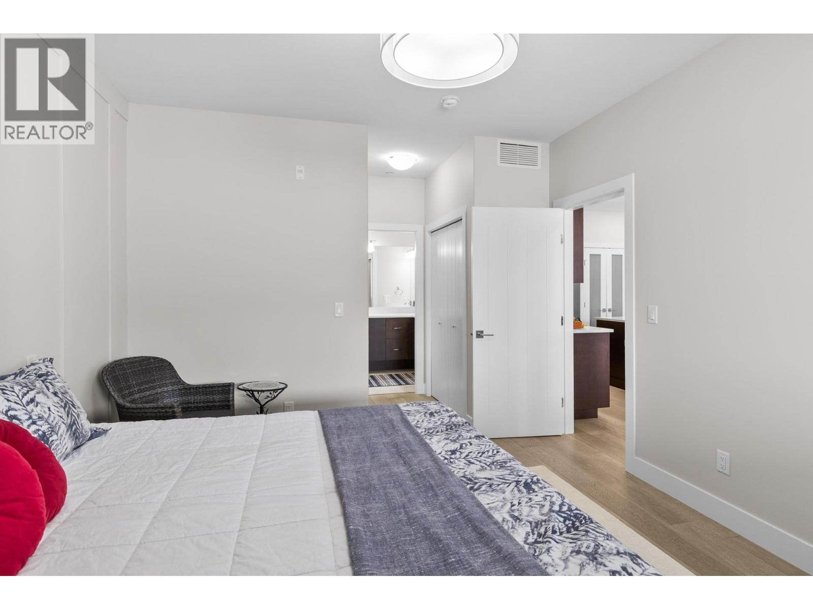 #302 3475 Granite Close - 19