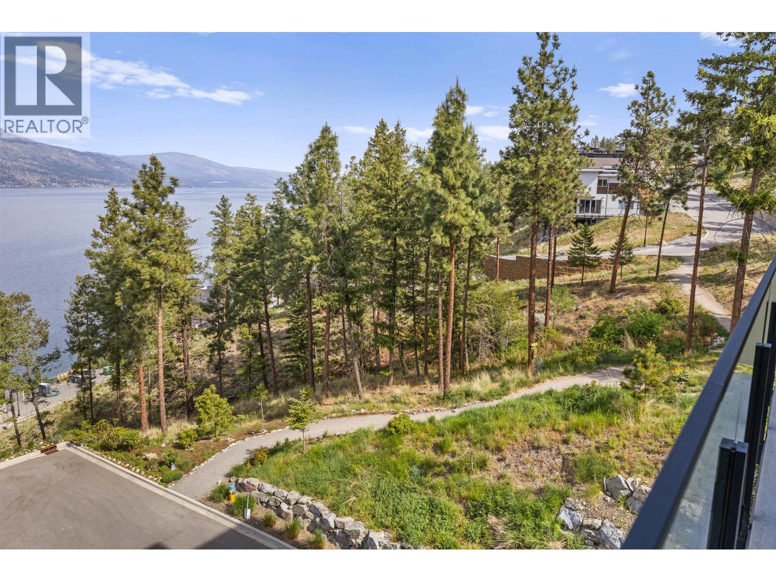 #302 3475 Granite Close - 37
