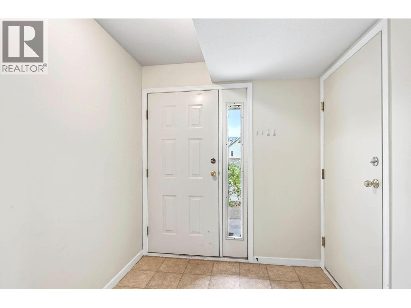 #15 2050 QU'APPELLE Boulevard - Image 2