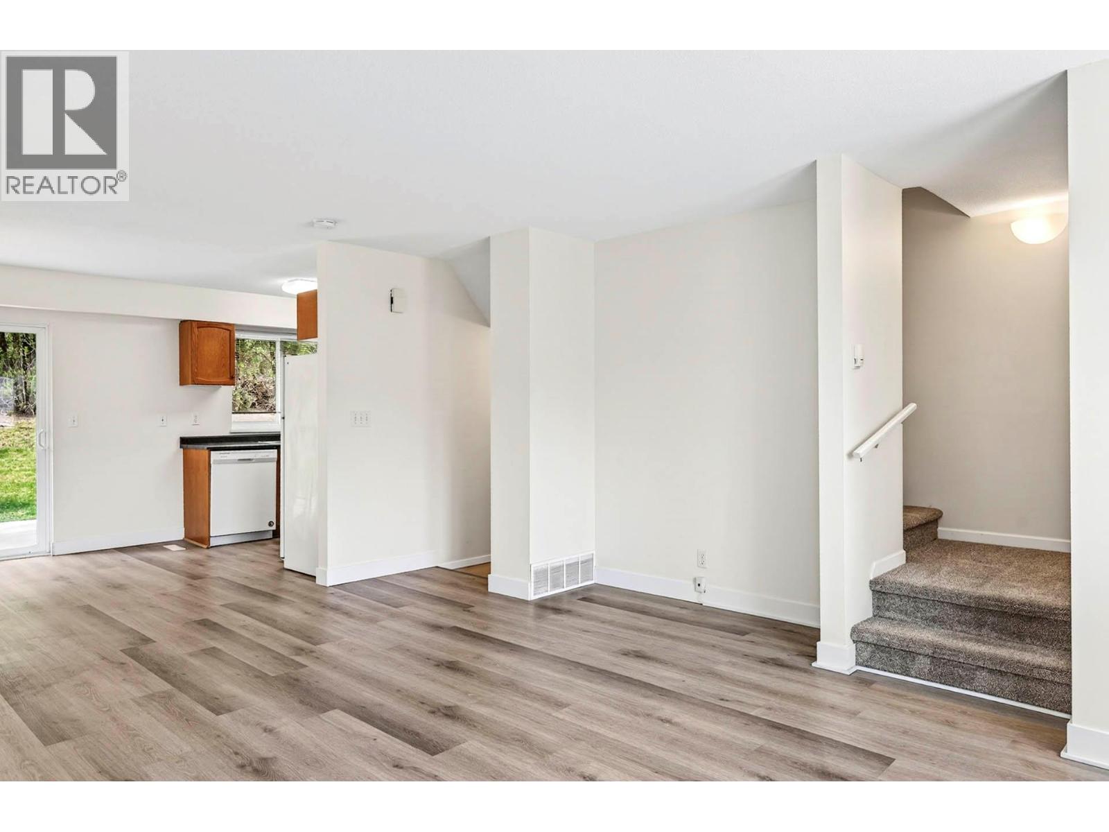 #15 2050 QU'APPELLE Boulevard - 6