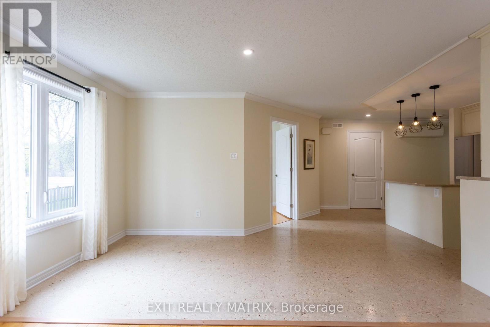 House for Rent in Ottawa – 104 – 2 WARNER STREET, Ottawa – By Peter Sagos - Image 25