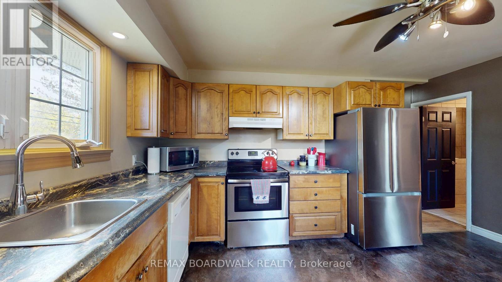 1061 CENTENNIAL ROAD - 10