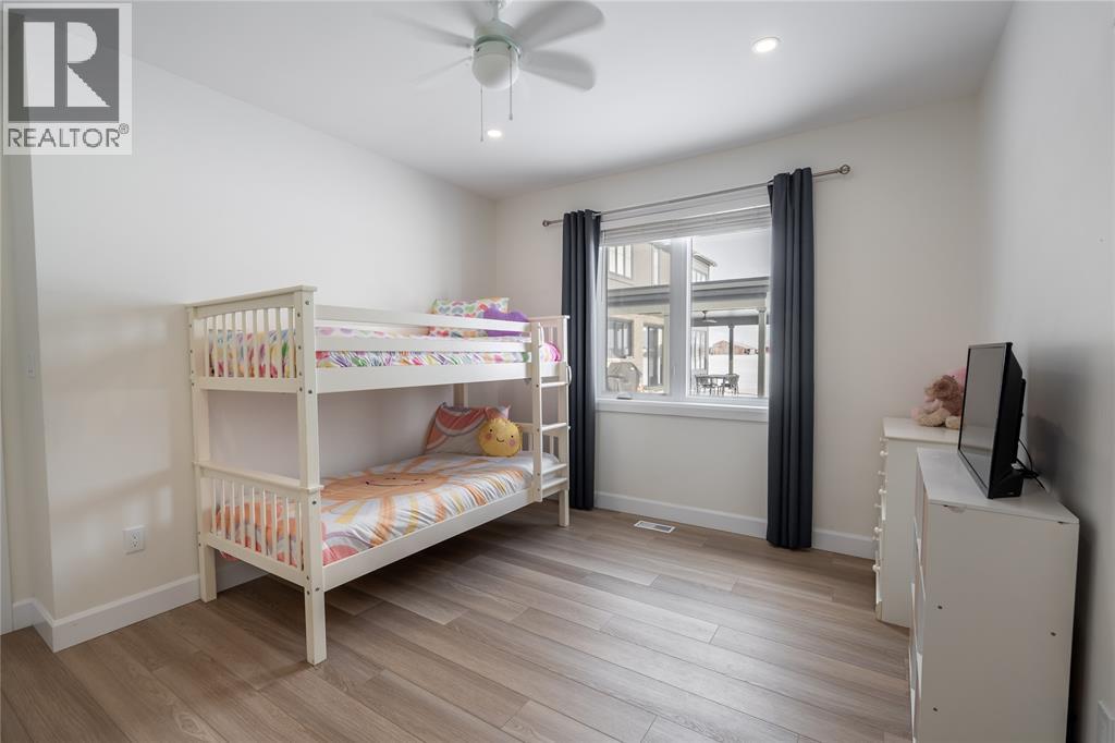 3613 Queen STREET - 21