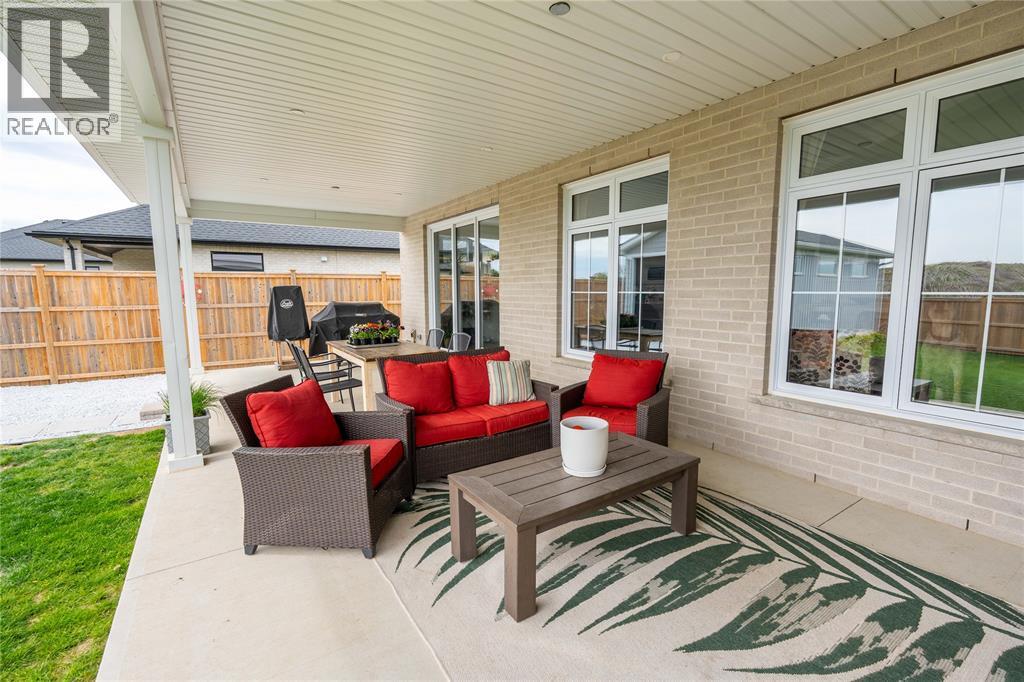 3613 Queen STREET - 38