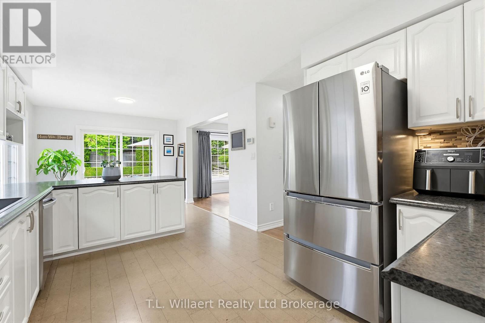 10 WOODSIDE DRIVE - 18