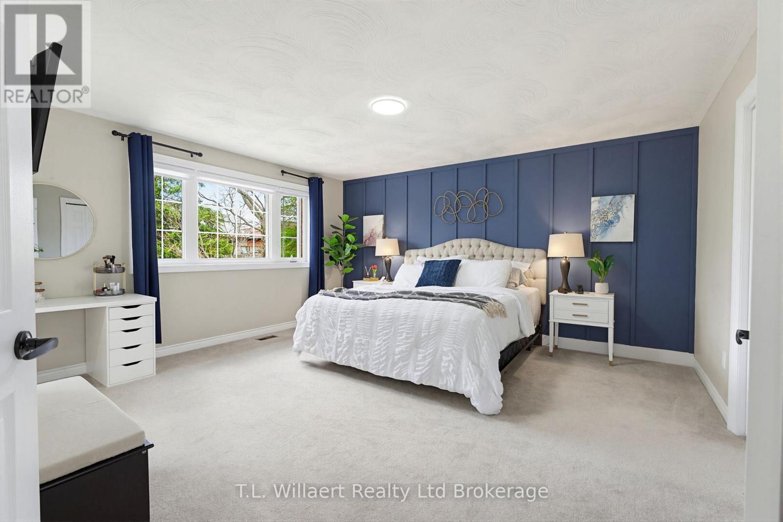 10 WOODSIDE DRIVE - 23