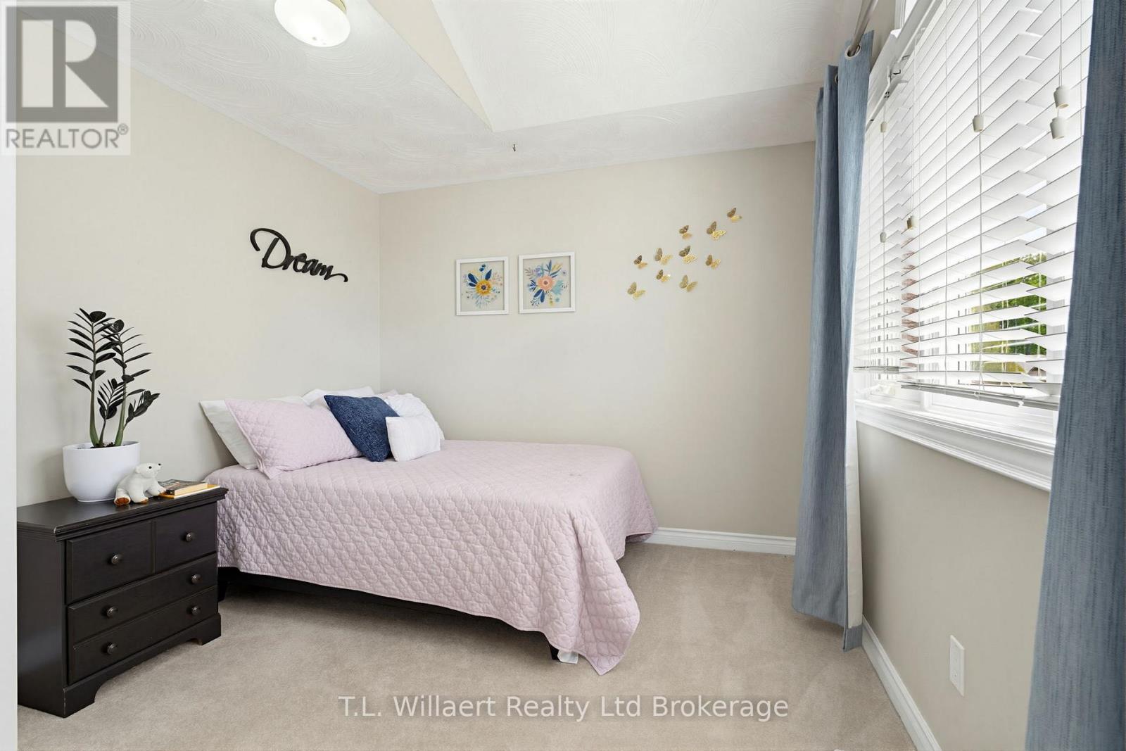 10 WOODSIDE DRIVE - 29
