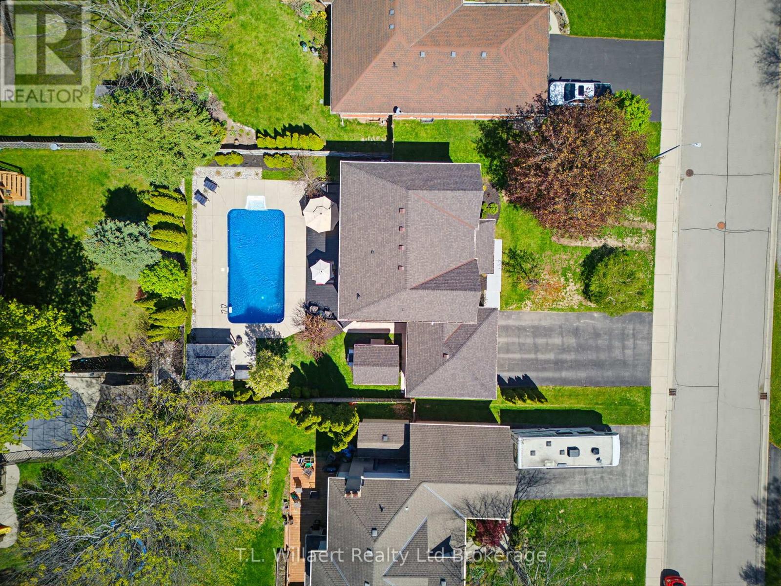 10 WOODSIDE DRIVE - 3