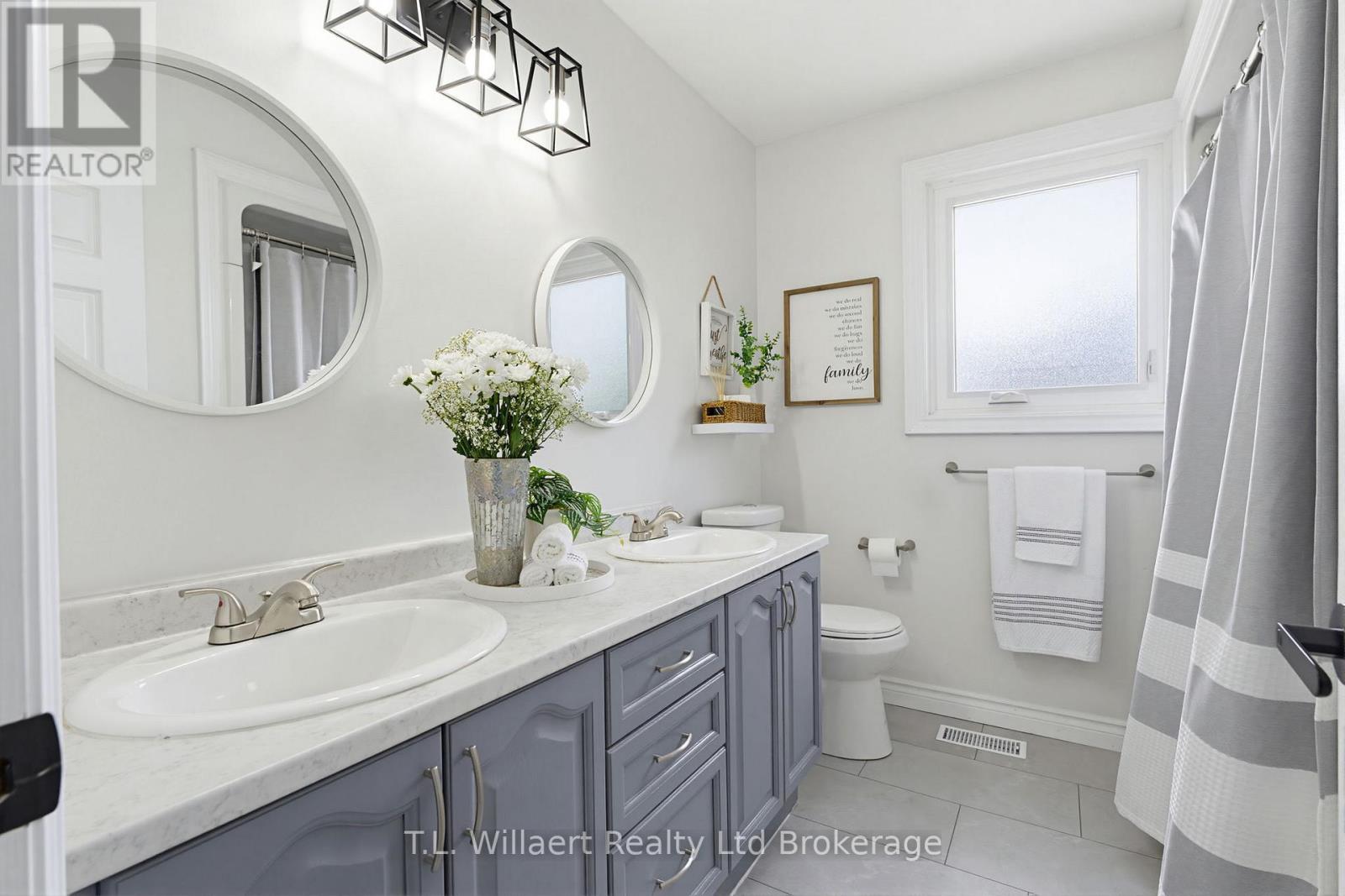 10 WOODSIDE DRIVE - 31
