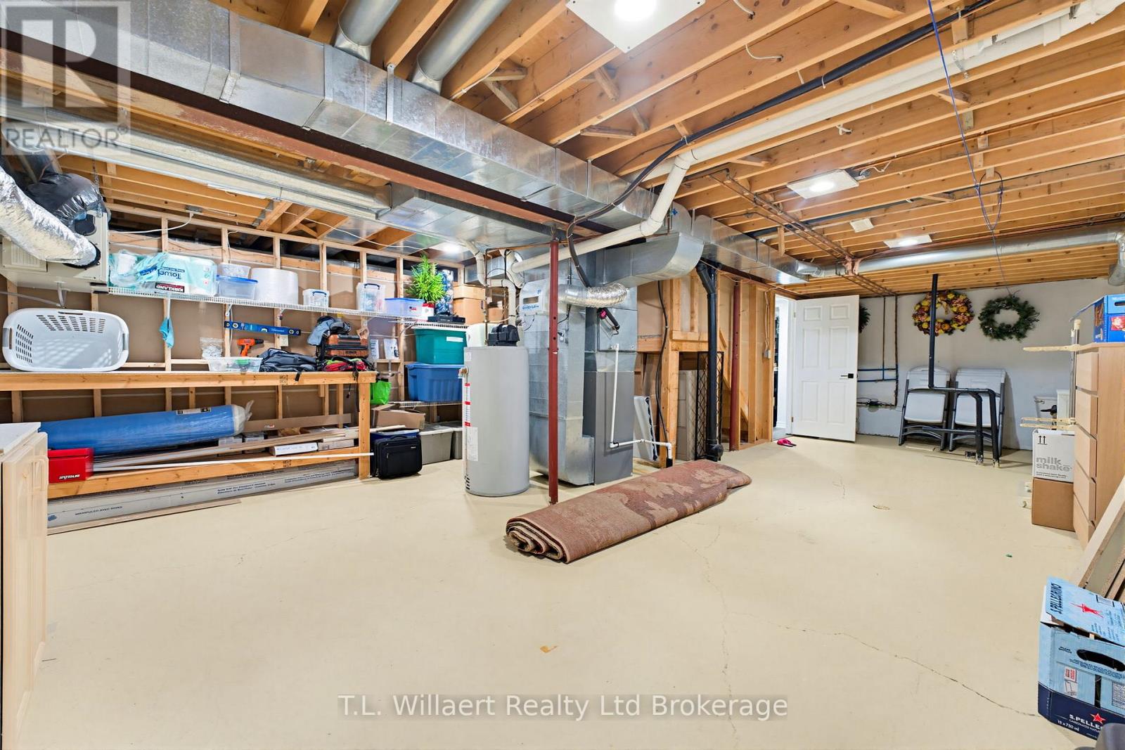 10 WOODSIDE DRIVE - 39