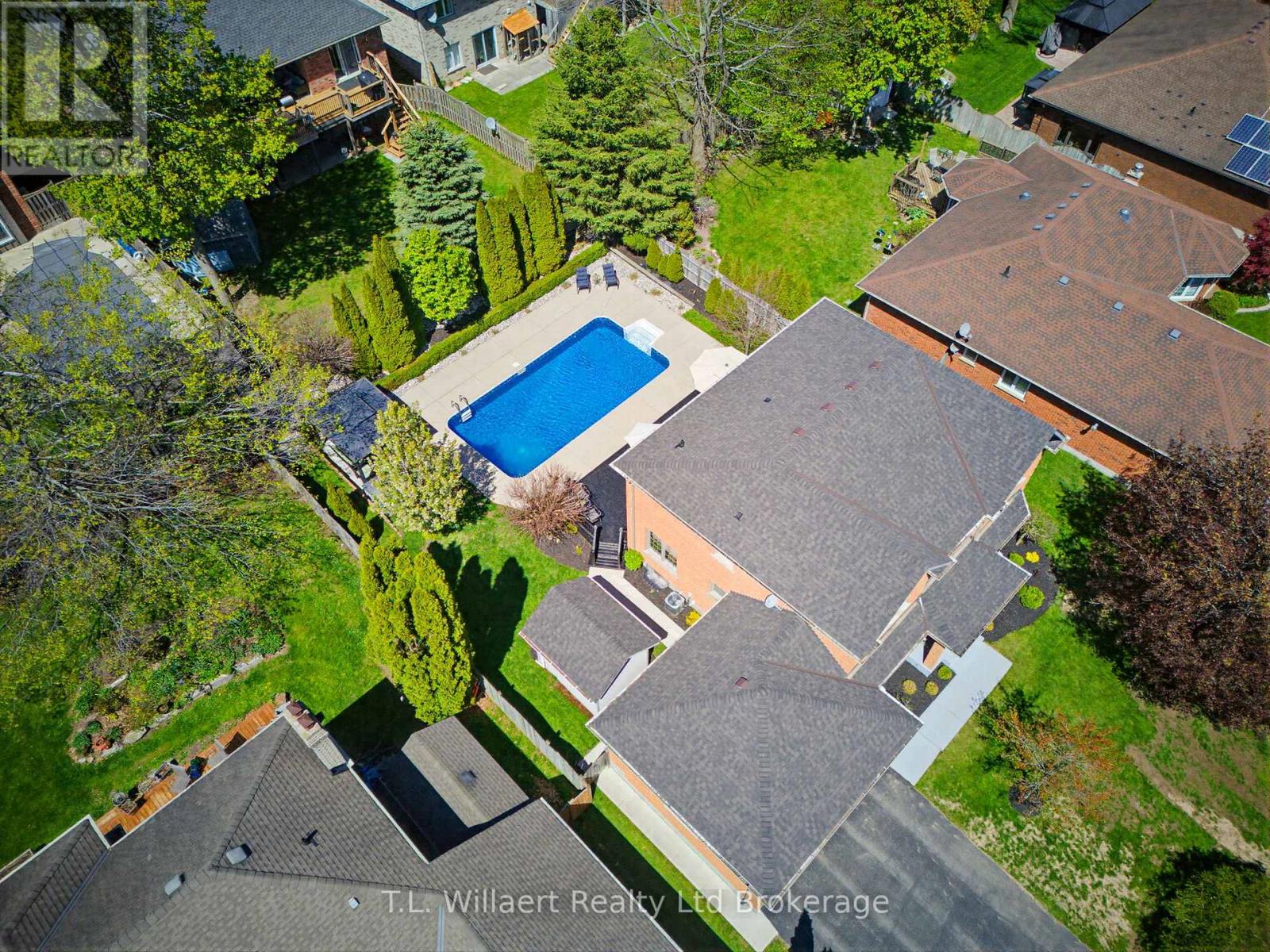 10 WOODSIDE DRIVE - 4