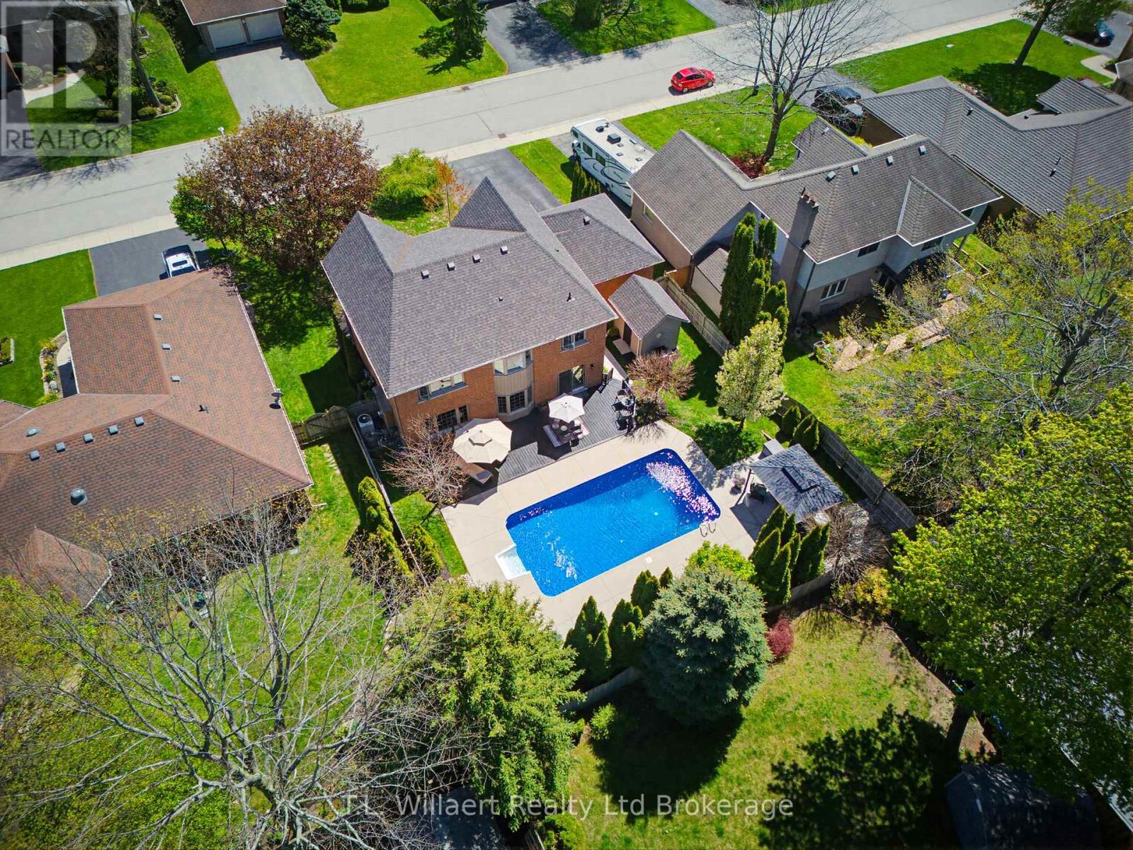 10 WOODSIDE DRIVE - 5