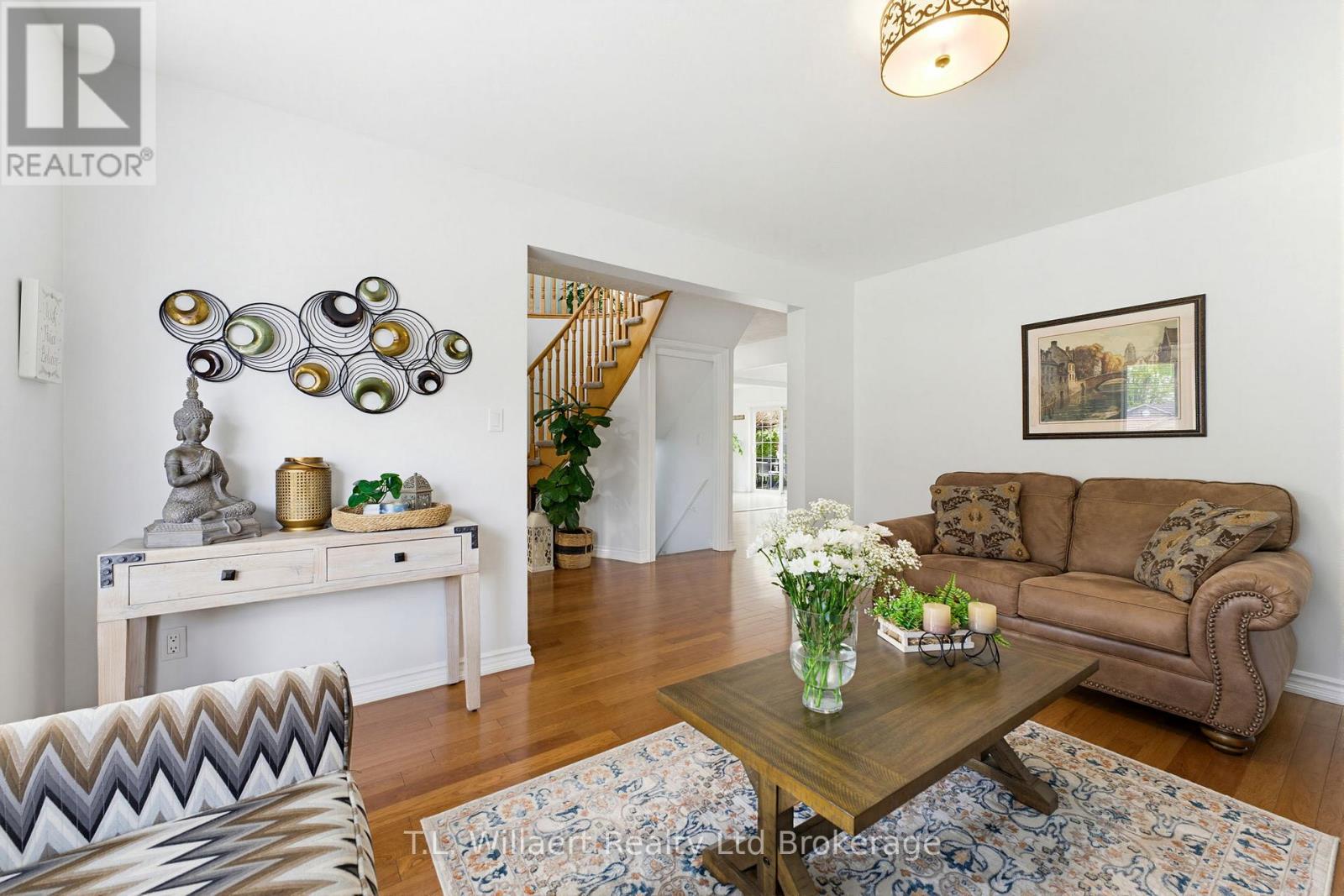 10 WOODSIDE DRIVE - 9